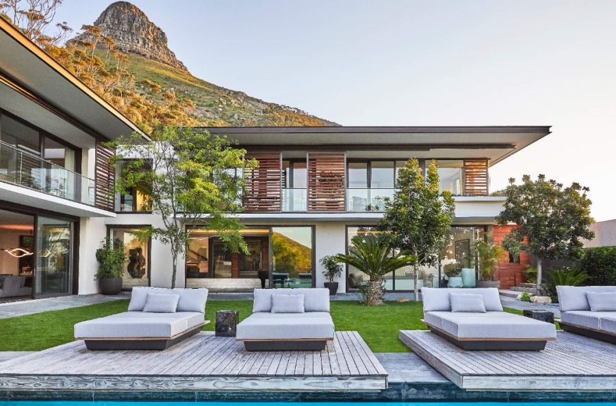 5 Bedroom Property for Sale in Fresnaye Western Cape